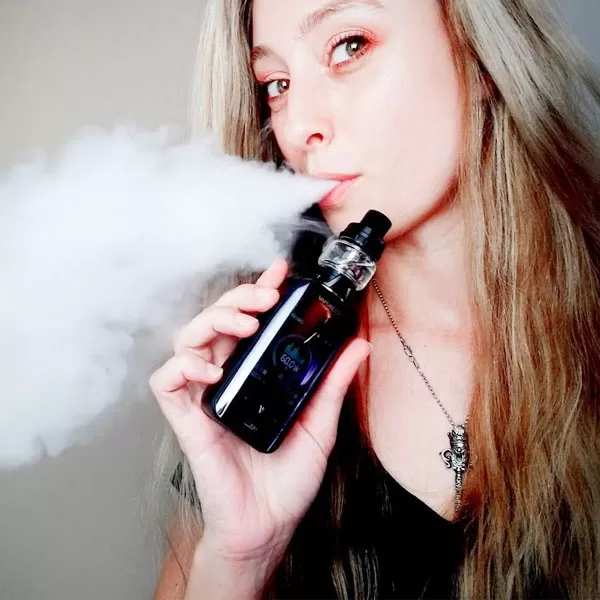Vaporesso Luxe 220W Touch Screen TC Kit with SKRR - Image 3